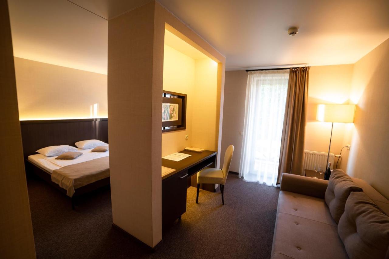 Sribni Leleky Hotel & Spa Lutsʼk Eksteriør billede