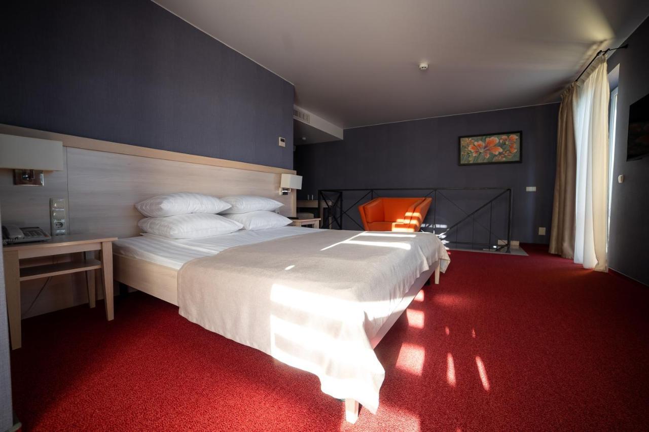 Sribni Leleky Hotel & Spa Lutsʼk Eksteriør billede
